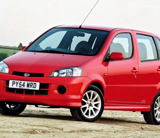 daihatsu yrv