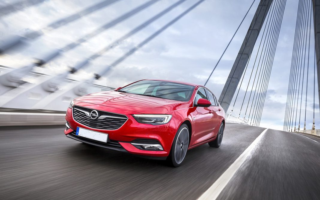 Opel İnsignia Kapak