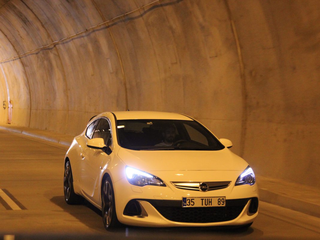 Opel Astra OPC 2013