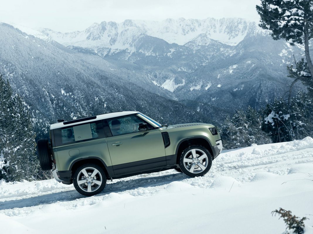 Kapak Yeni Land Rover Defender