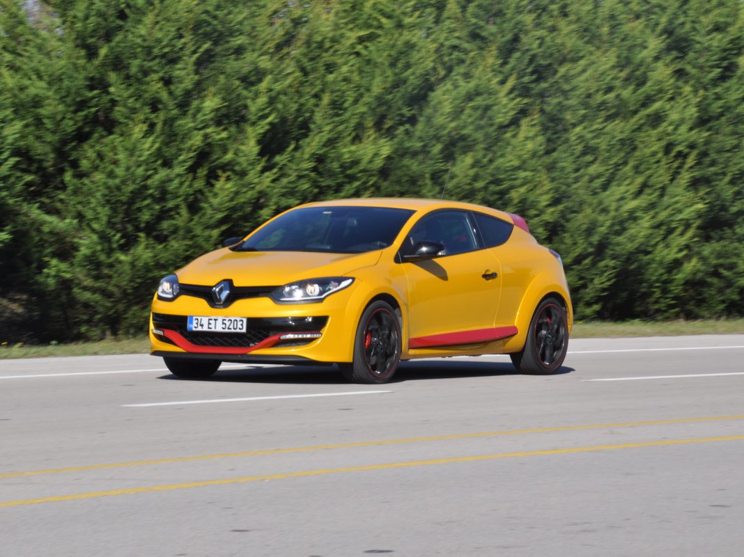 Kapak Renault Megane R.S.