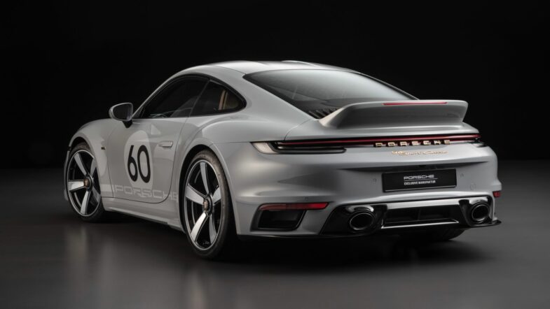 Porsche 911 Sport Classic, gri renk, arkadan görünüm