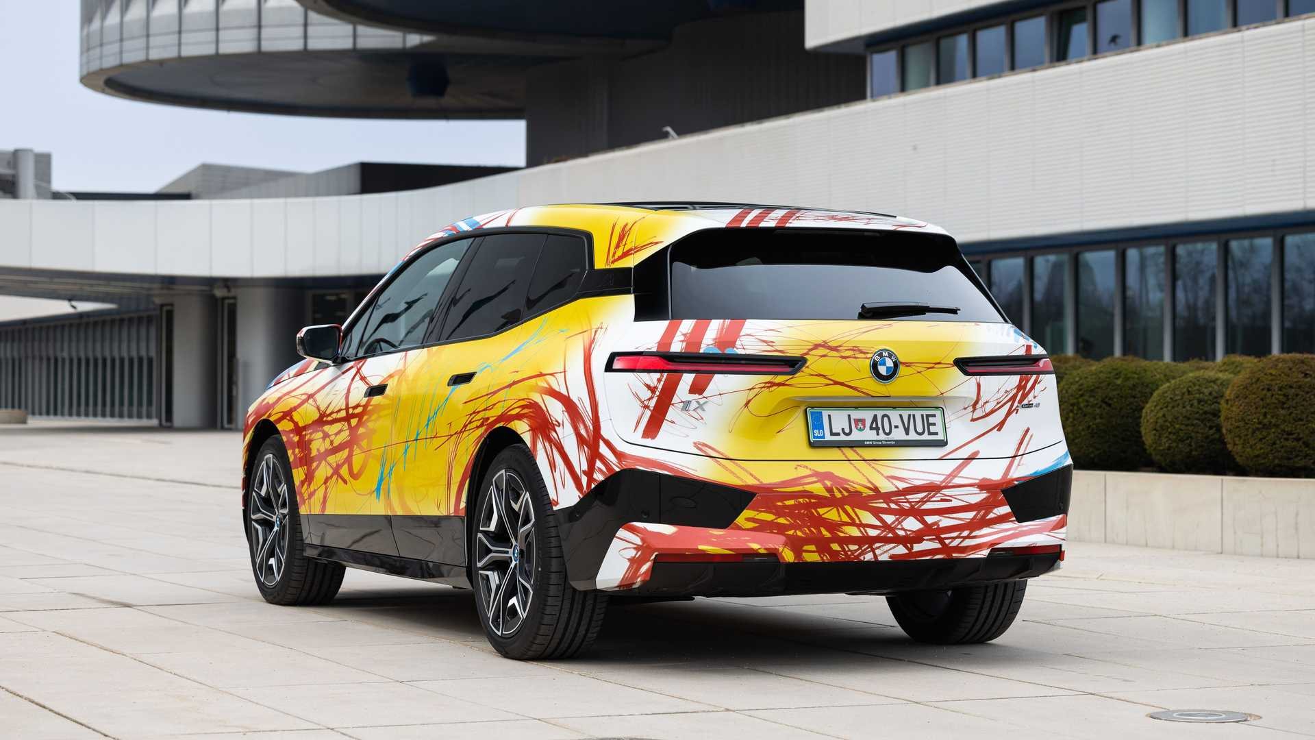 BMW iX 2022, özel tasarım, arkadan görünüm