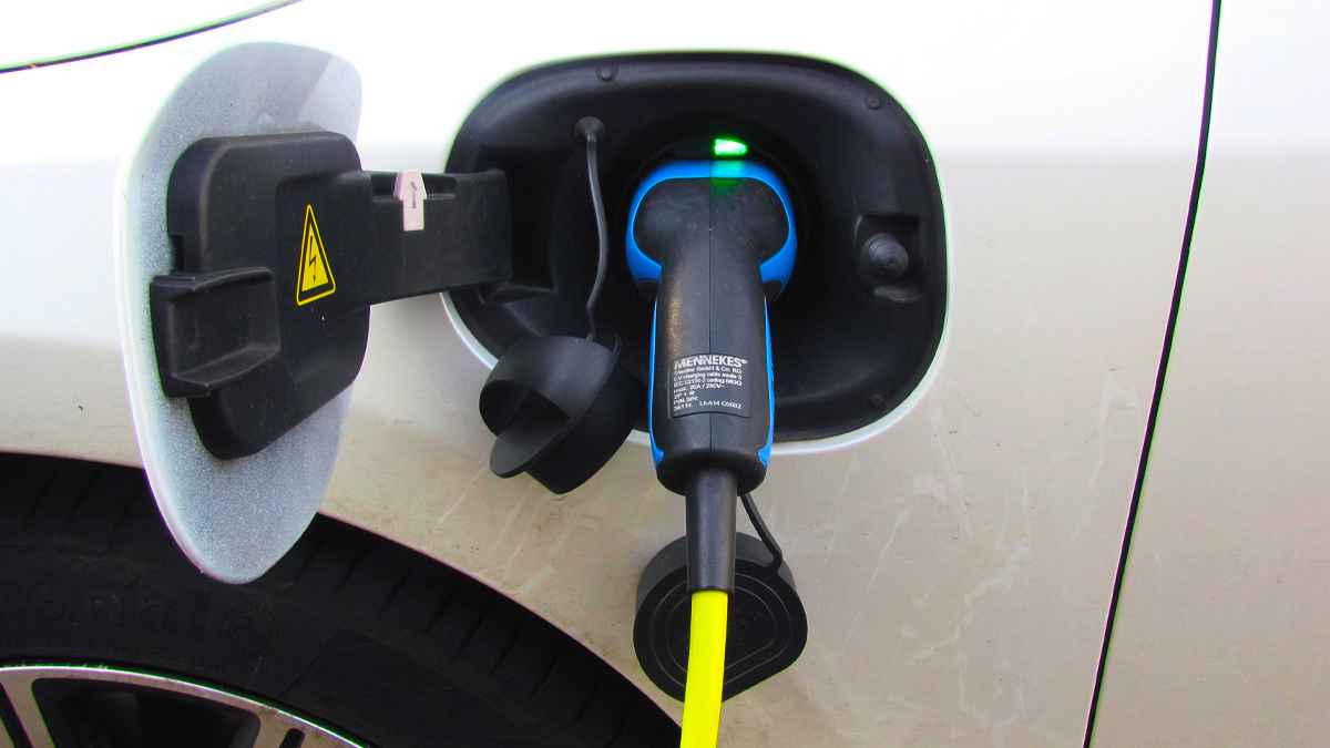 Hyundai Uygun Fiyatlı Elektrikli Otomobil İçin Kolları Sıvadı