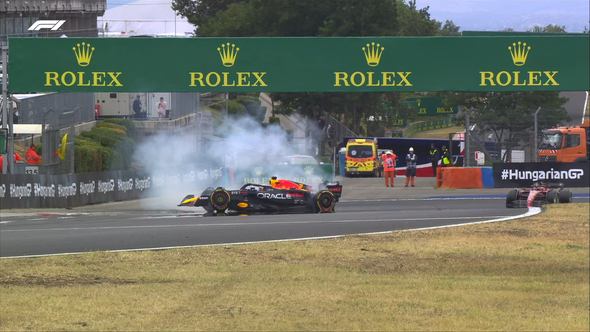 Macaristan GP - Verstappen, Leclerc'in Önünde Spin Atıyor