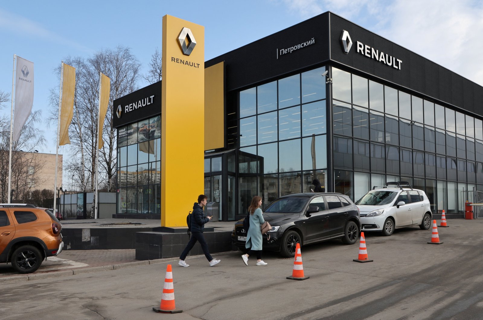 Renault, Nissan'daki Hisselerini Düşürmek İstiyor