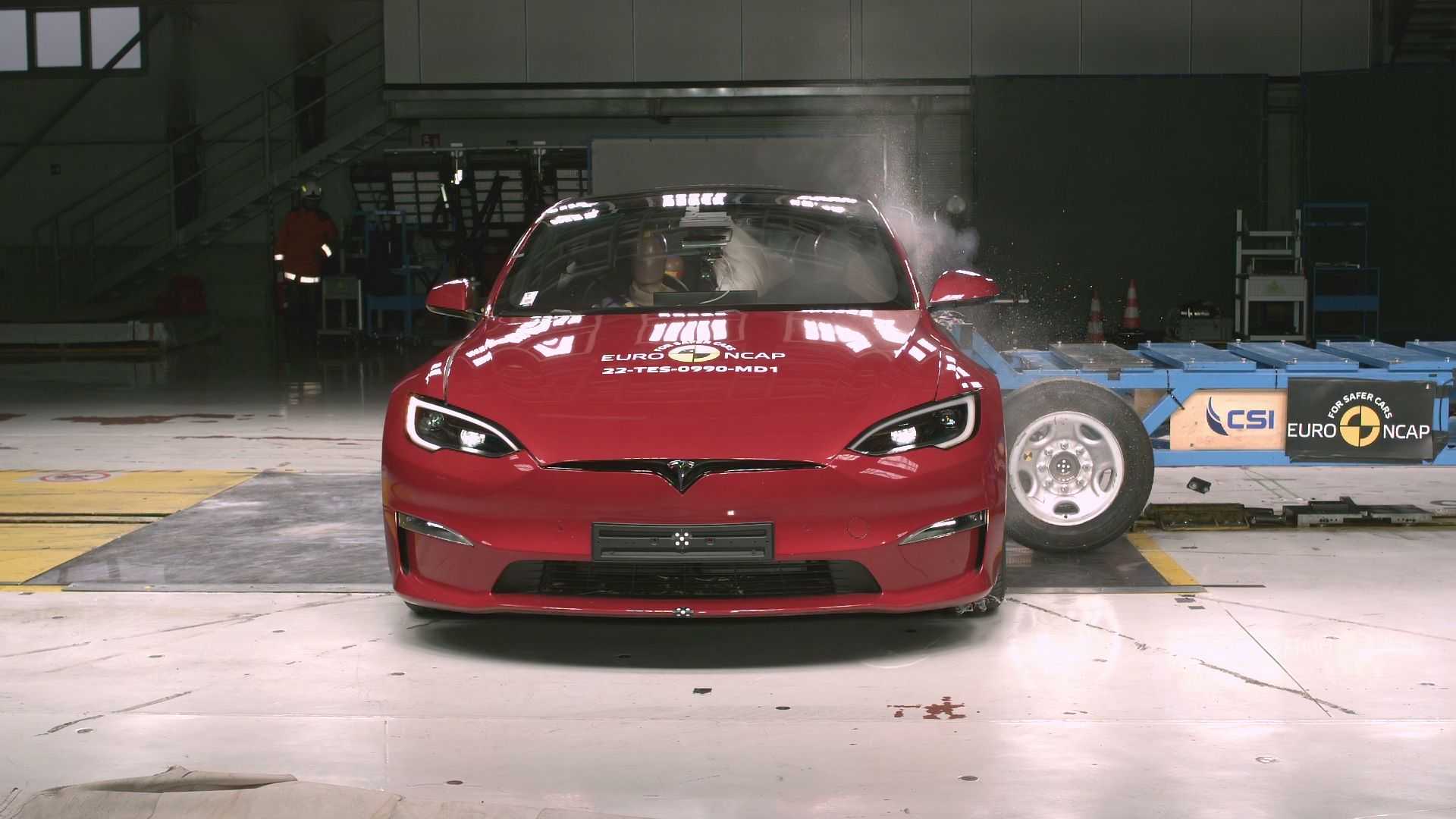 Tesla Model S Euro NCAP yandan çarpma testi