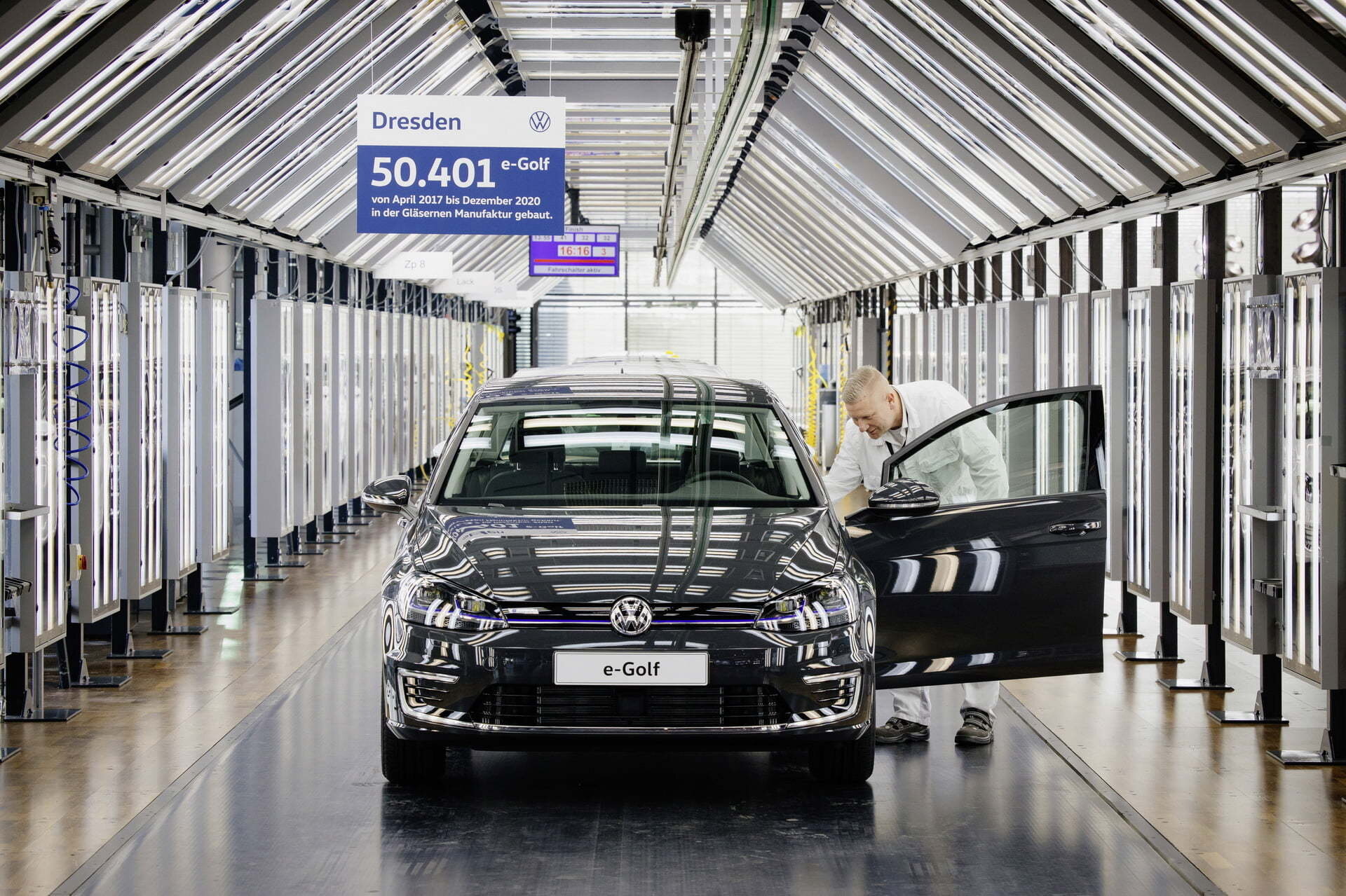 Volkswagen Ana Fabrikası İçinde Üretim Duruyor - arabam.com