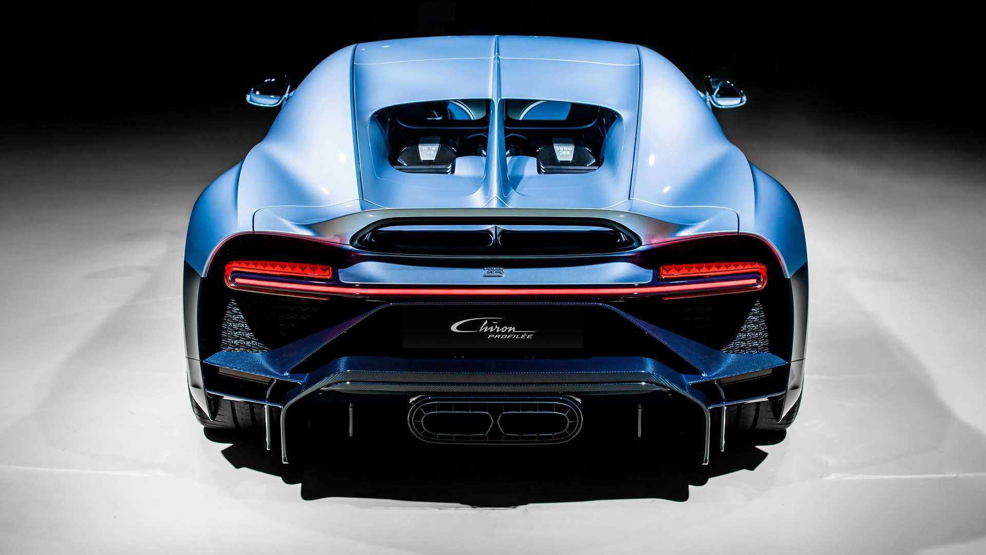 Bugatti Chiron Profilee arkadan görünüm