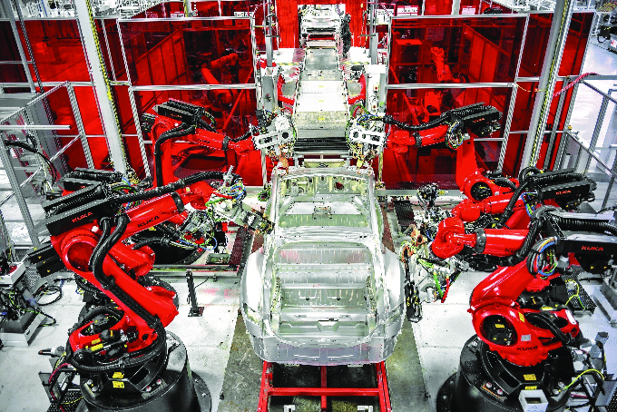 Tesla Cybertruck Üretim Robotları
