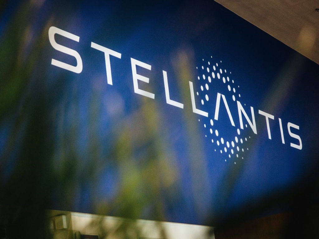 Stellantis CEO'su Açıkladı: Daha Fazla Fabrika Kapanabilir