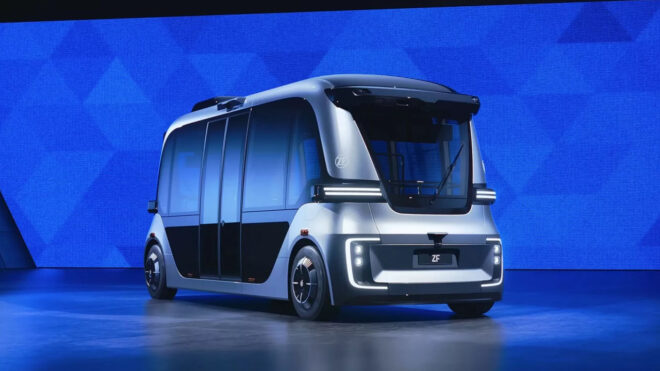 Otonom Minibüs "Next Generation Shuttle" Sahnede