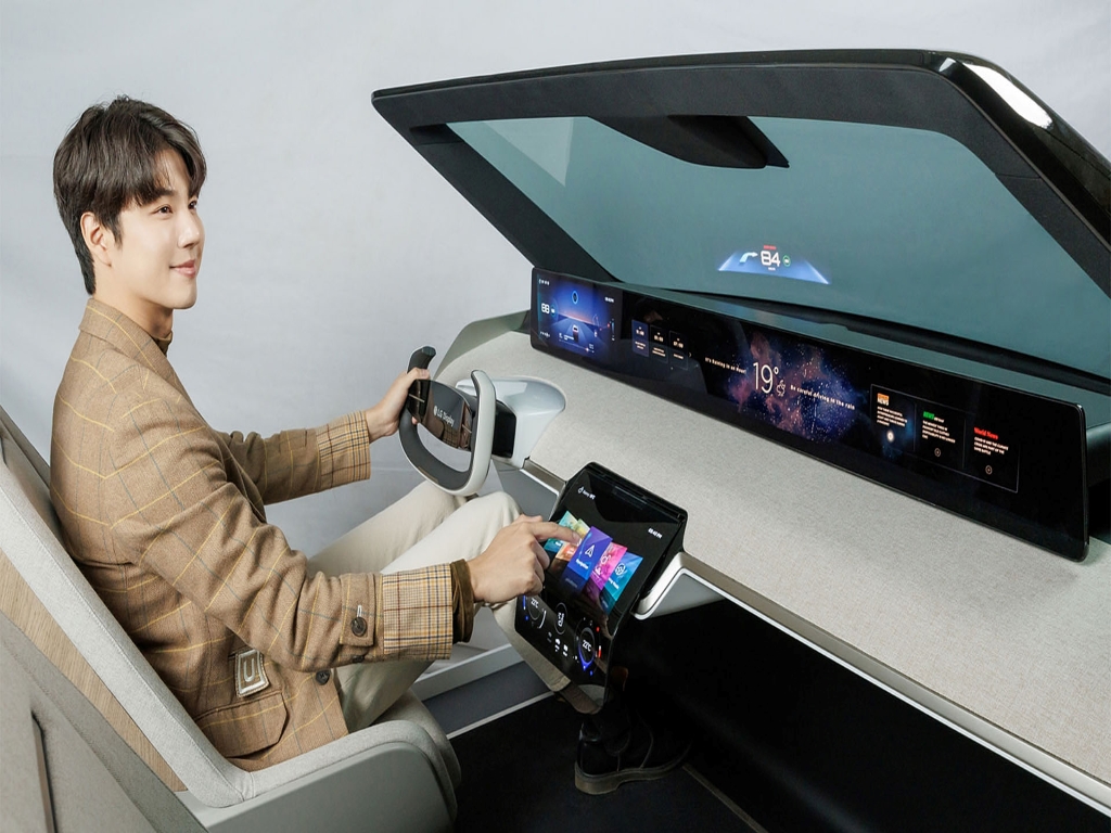 LG Display Otomobilleri Kavisli Ekranlar ile Tanıştıracak