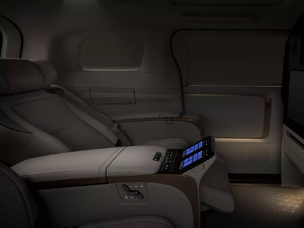 lexus lm