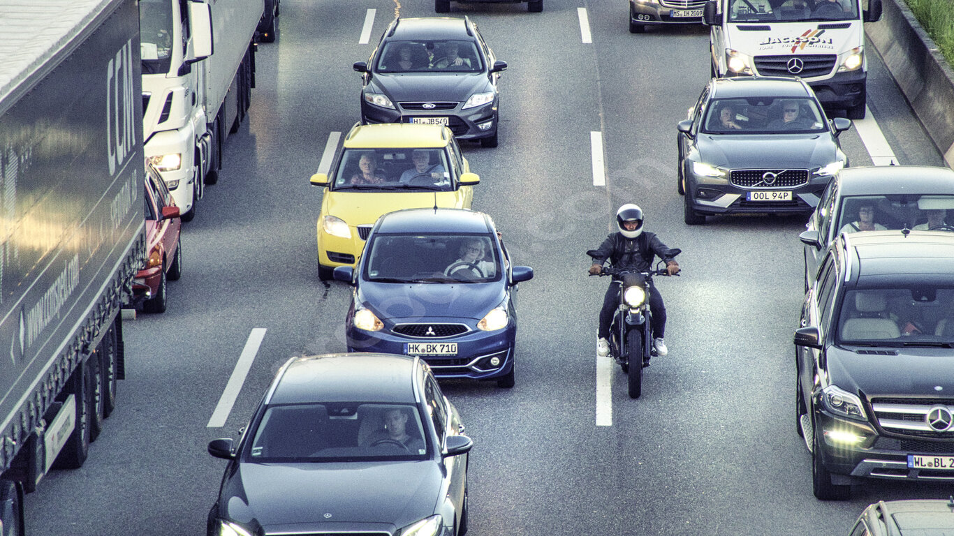 trafikte motosiklet